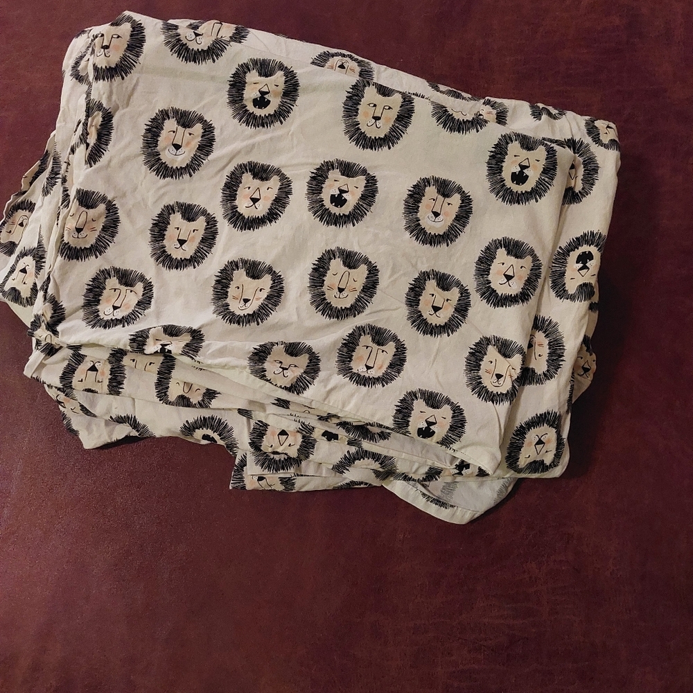 Lion print twin bedsheets set. Target Pillowfort brand